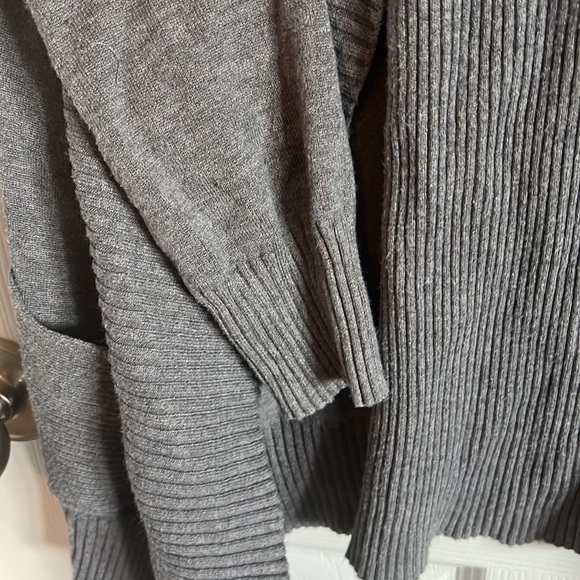 Cardigan - Picture 4 of 6